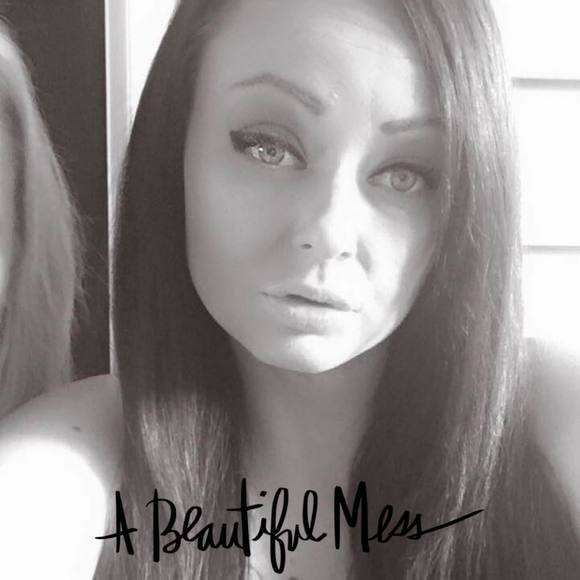 Meet your Posher, Tiffany - Picture 1 of 1